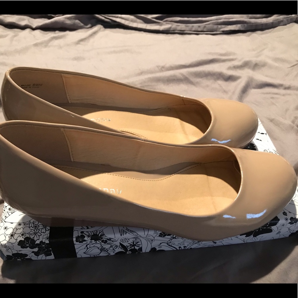 CL by Laundry Nude Wedges WIDE